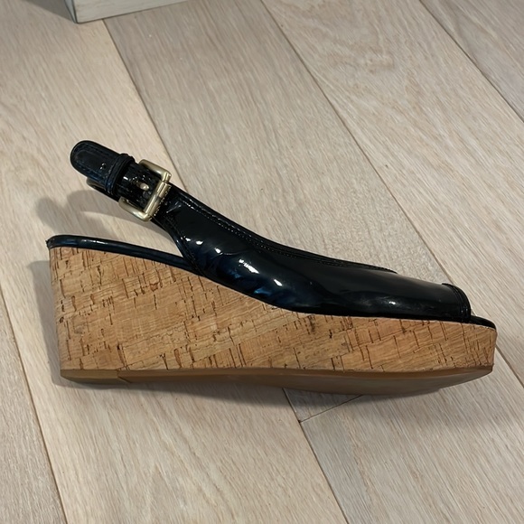 Michael Kors black patent & cork peep toe platforms.  Sz 8. Excellent condition. - Picture 6 of 8